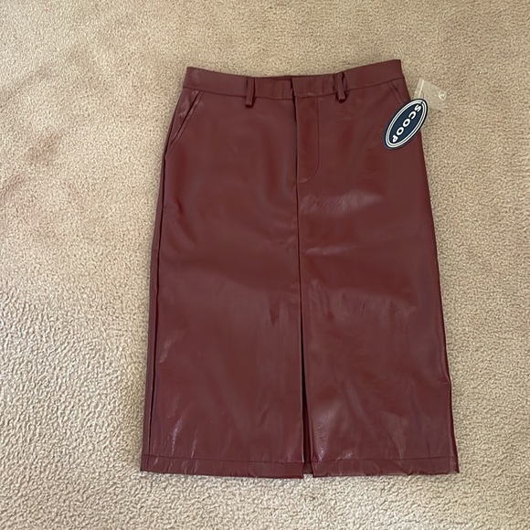 NWT Scoop faux patent leather skirt in Cabernet - Picture 6 of 10